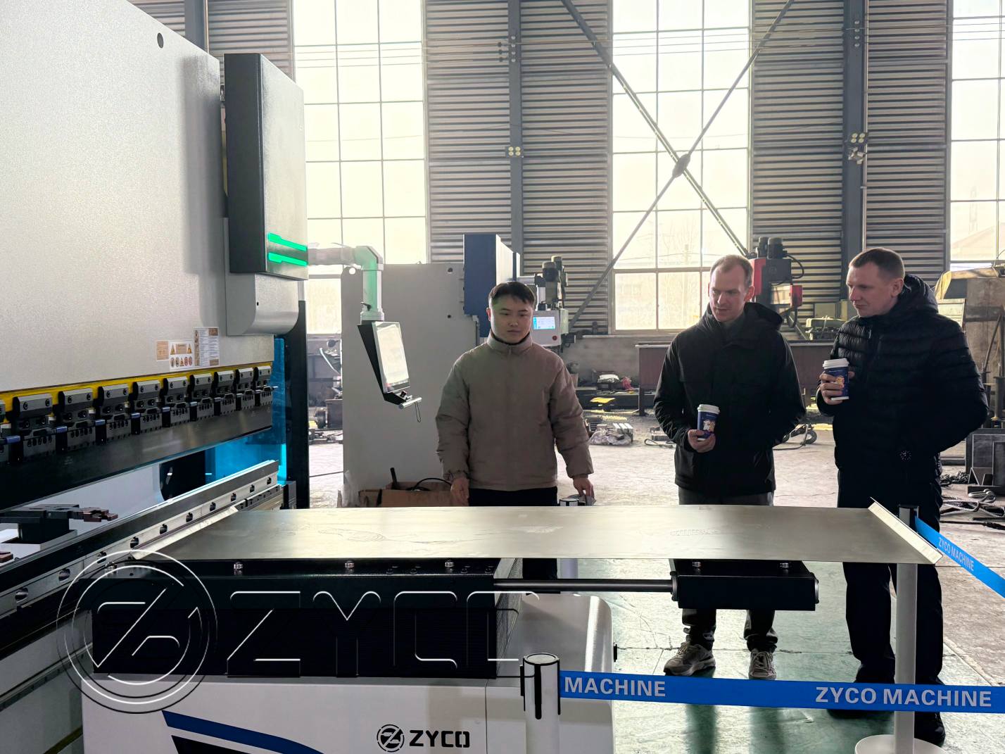 Precision sheet metal bending machine