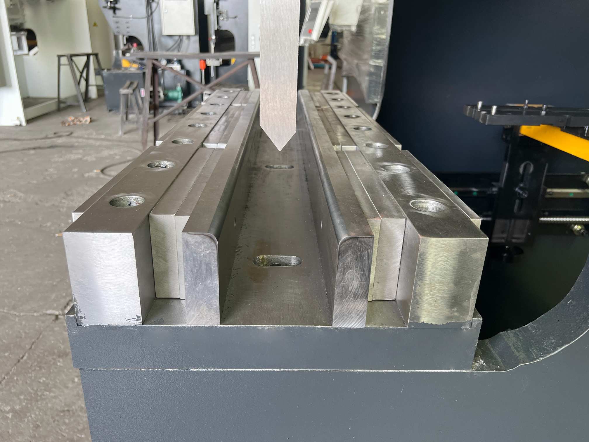  heavy plate press brake