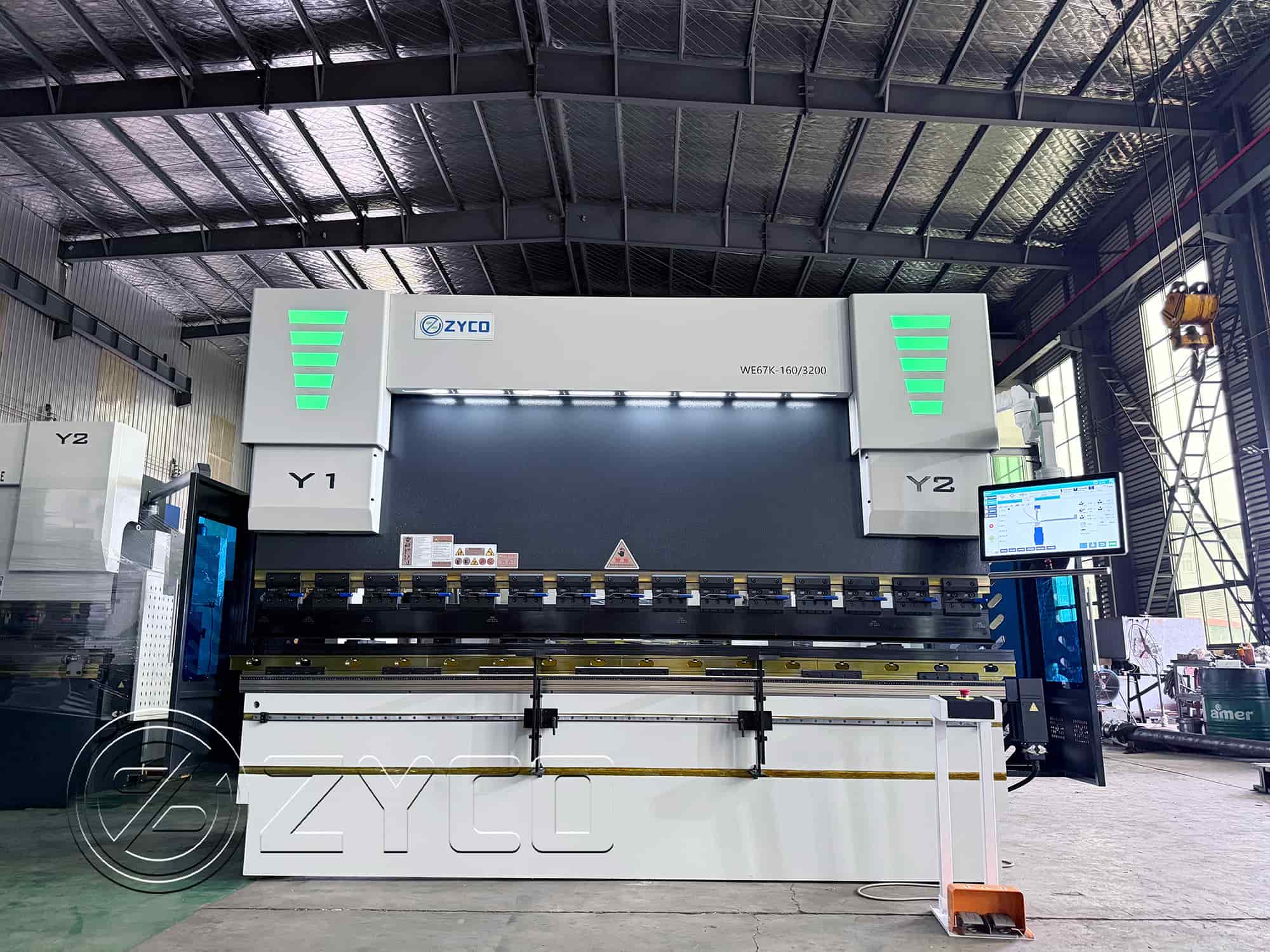 	 Ordinary hydraulic plate bending machine